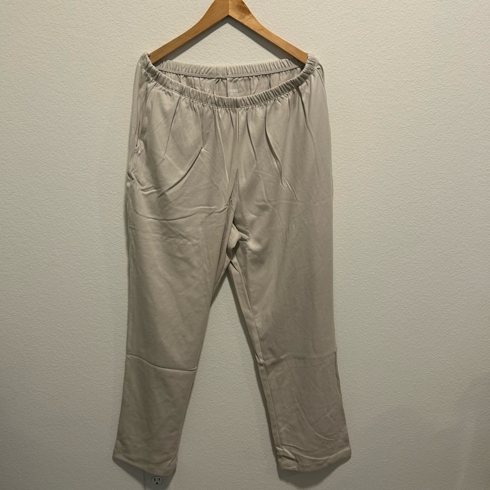 NWT Women’s Lands End Sport Knit wide leg lightweight pants - light stone